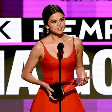 rs_600x600-161120200555-600.Selena-Gomez-2016-American-Music-Awards.kg.112016.jpg